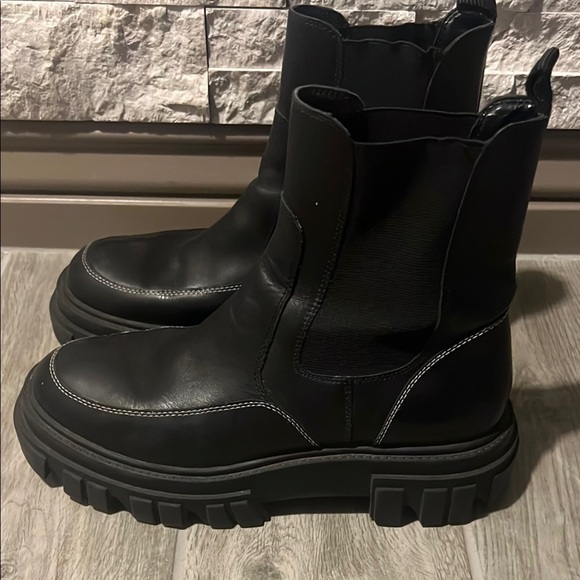 Marc Fisher Black Combat Moto Boots with Chunky Sole - Picture 4 of 11